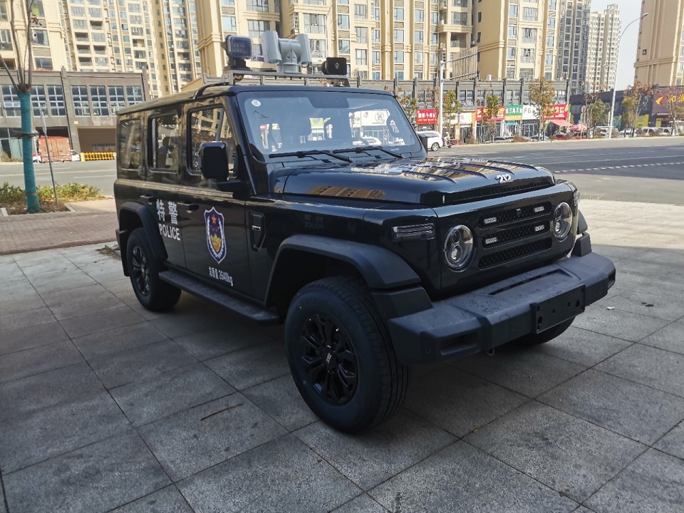 北汽212四驱越野指挥车